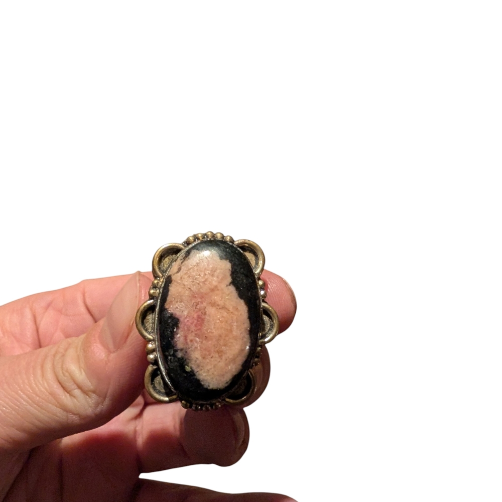 2/22$ Vintage 92.5 Sterling Elegant Pink and Black Stone Ring
